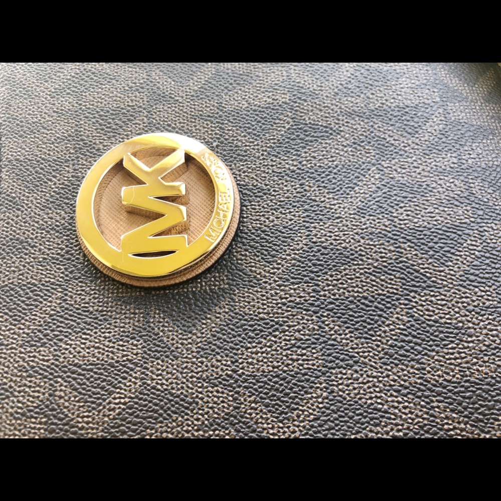 Gaby’sBags👜💕- NWT Michael Kors Large Chain Purse - Picture 8 of 8